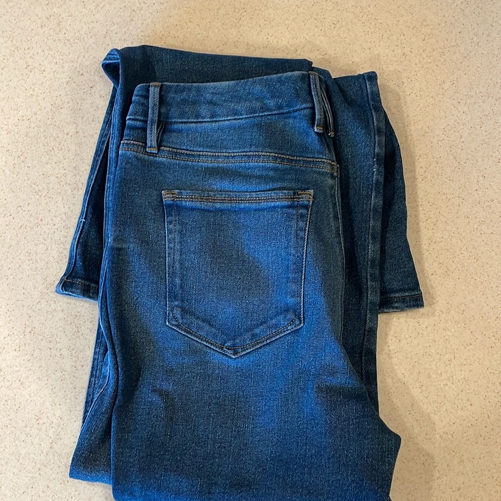 Good American stretch fit Flare jeans.